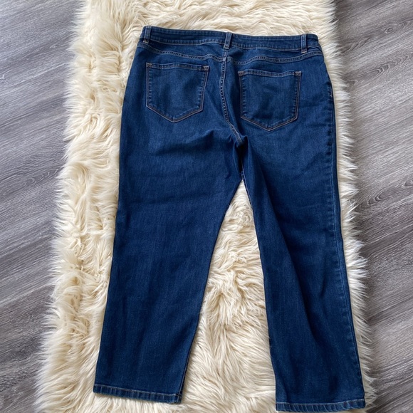 Liz Claiborne crop mid-rise size 16- like a new, clean cut and clean blue - Picture 8 of 8